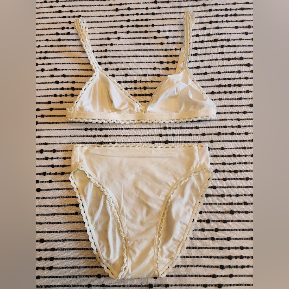 TRIUMPH Soft Cup Bra & Panty